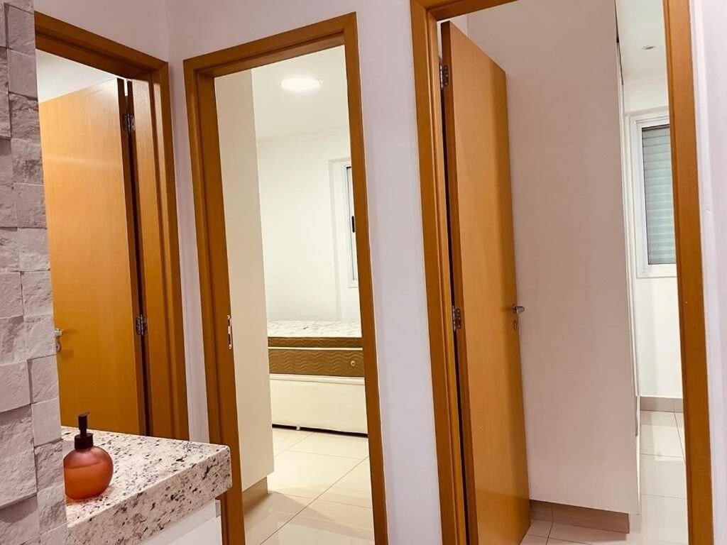2 Qts.| 4 Hosp. | Ao Lado Do Goiania Shopping Apartment Ngoại thất bức ảnh
