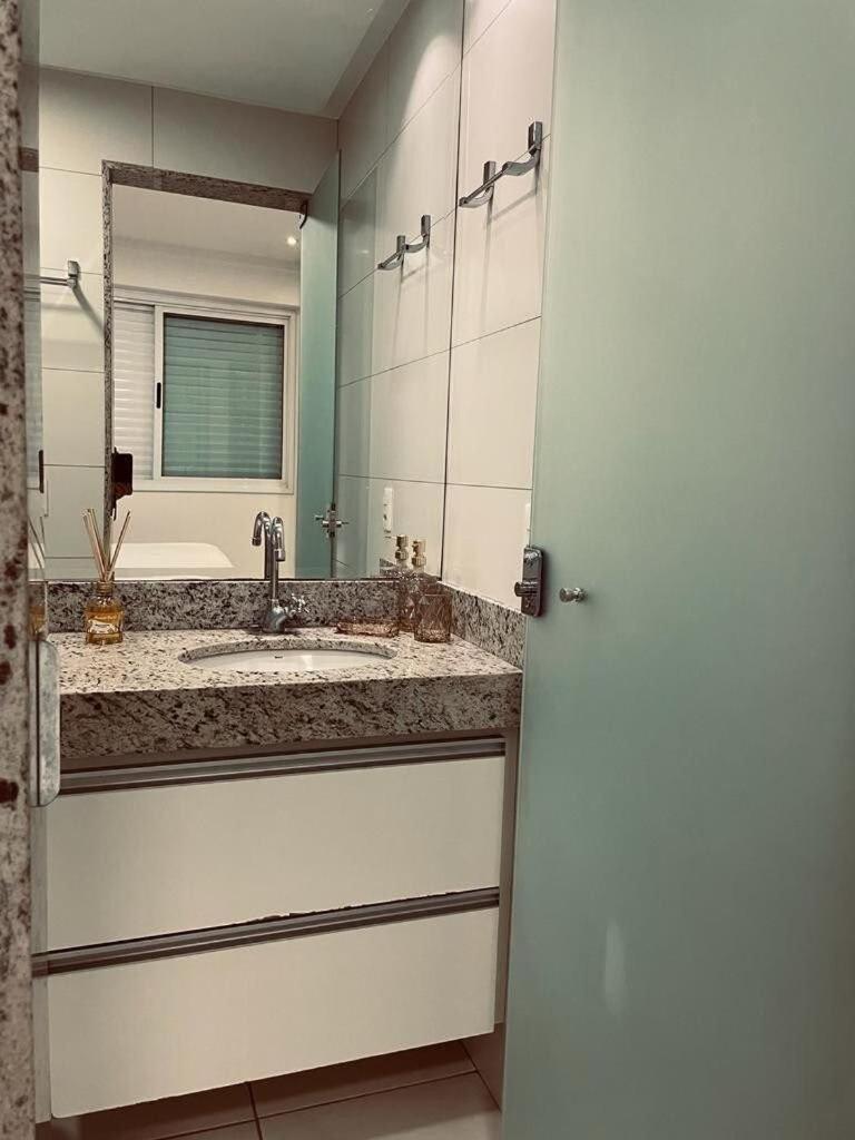 2 Qts.| 4 Hosp. | Ao Lado Do Goiania Shopping Apartment Ngoại thất bức ảnh